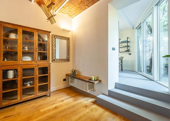 Daire Navigli Typical With Private Courtyard Milano
