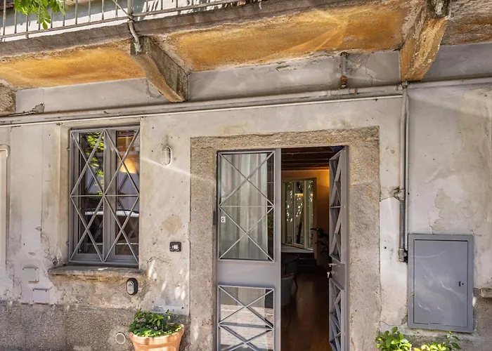 Navigli Typical With Private Courtyard Daire